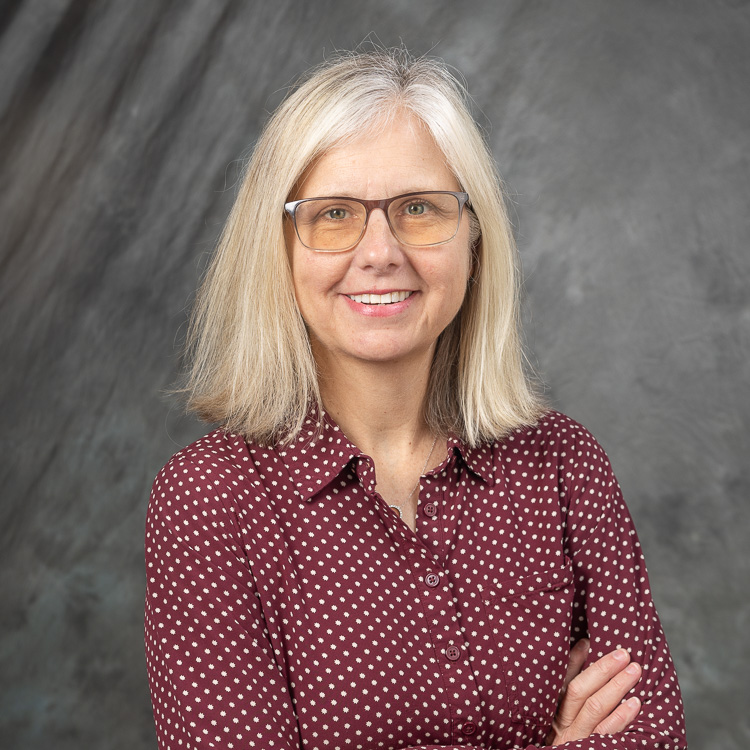 headshot of Kerri Richardson